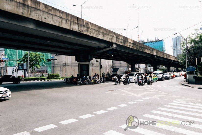 ASHTON ASOKE – RAMA 9