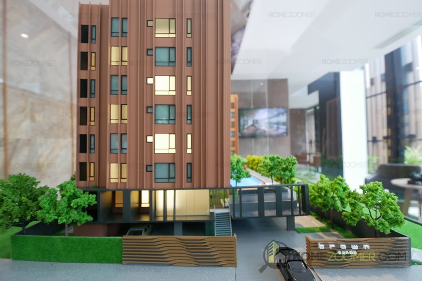 Brown Condo phaholyothin 67