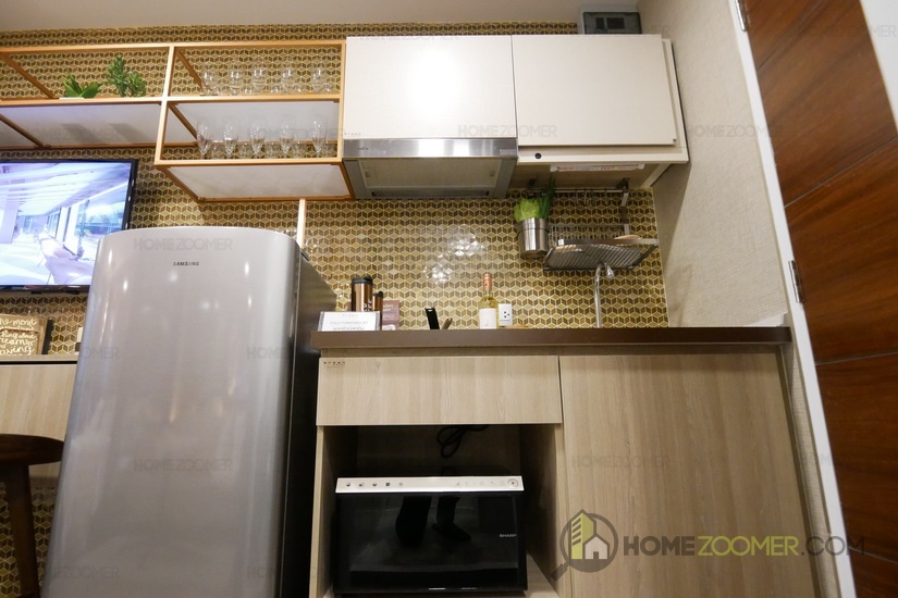 Brown Condo phaholyothin 67