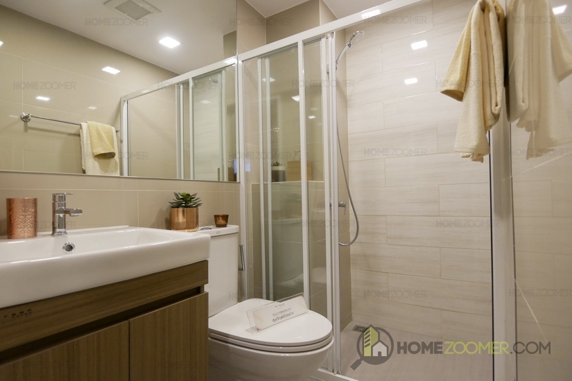 Brown Condo phaholyothin 67