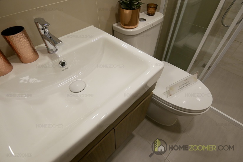 Brown Condo phaholyothin 67