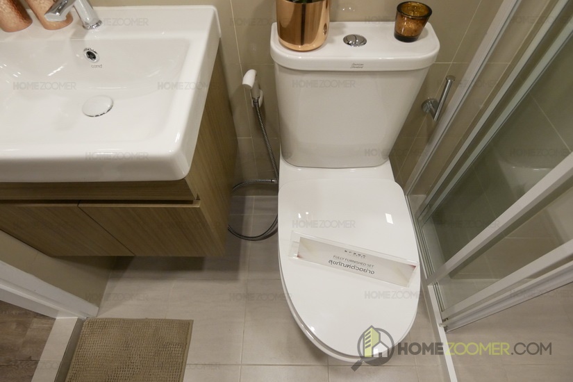 Brown Condo phaholyothin 67