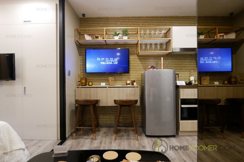 Brown Condo phaholyothin 67