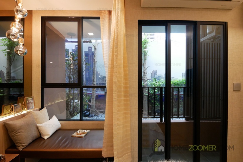 Brown Condo phaholyothin 67