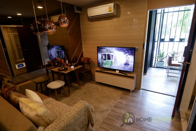 Brown Condo phaholyothin 67