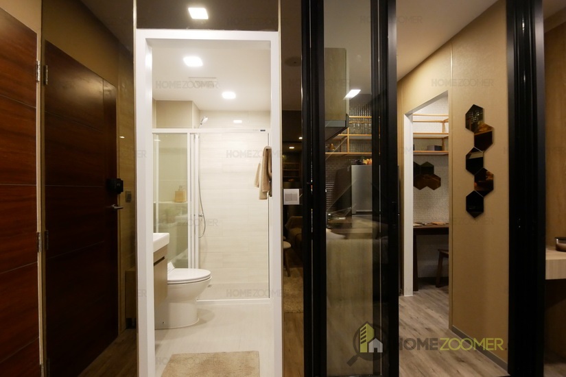 Brown Condo phaholyothin 67