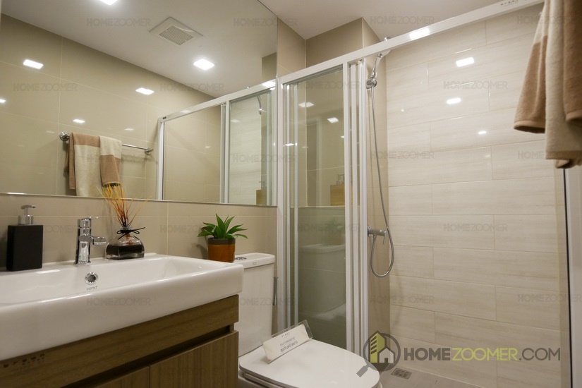 Brown Condo phaholyothin 67