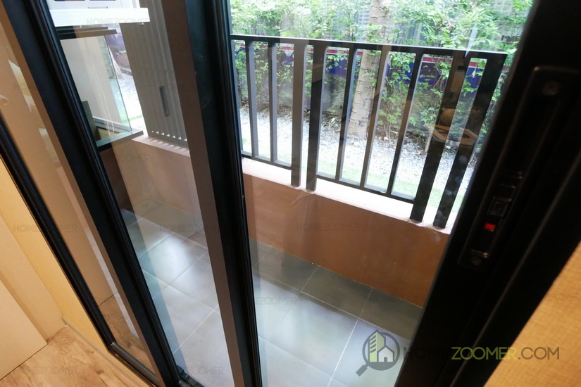 Brown Condo phaholyothin 67