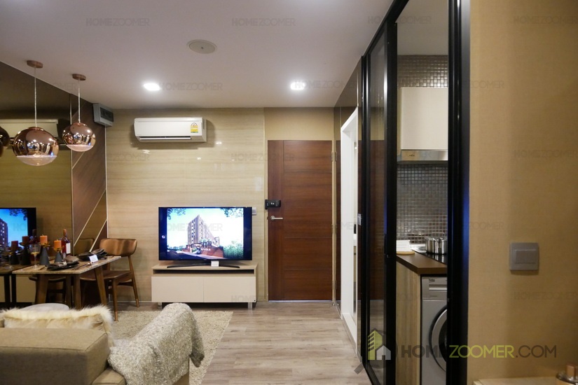 Brown Condo phaholyothin 67