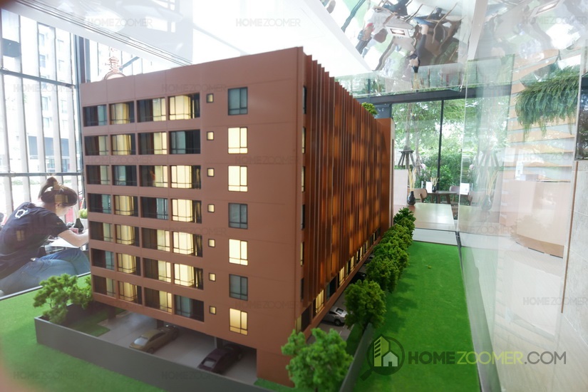 Brown Condo phaholyothin 67