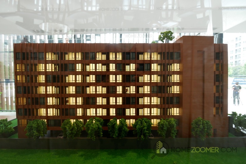 Brown Condo phaholyothin 67