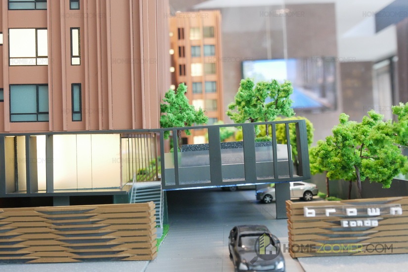 Brown Condo phaholyothin 67