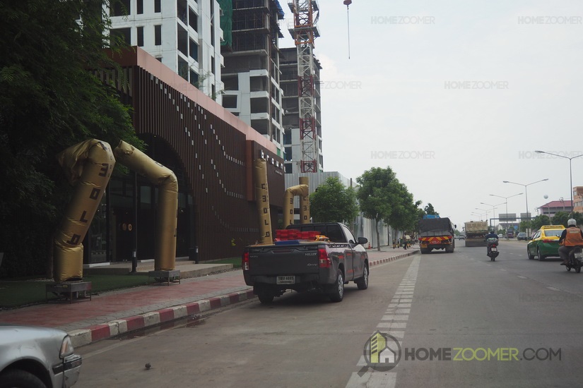 Brown Condo phaholyothin 67