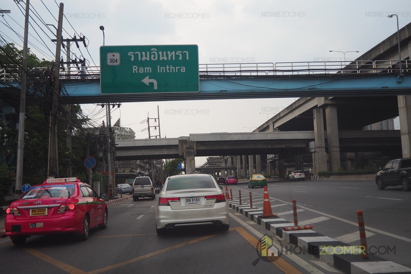 Brown Condo phaholyothin 67
