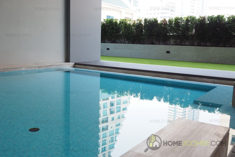 THE DIPLOMAT SATHORN