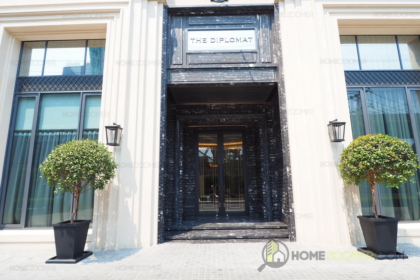 THE DIPLOMAT SATHORN