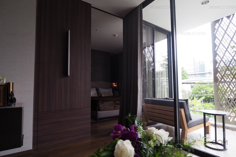Issara Collection Sathorn