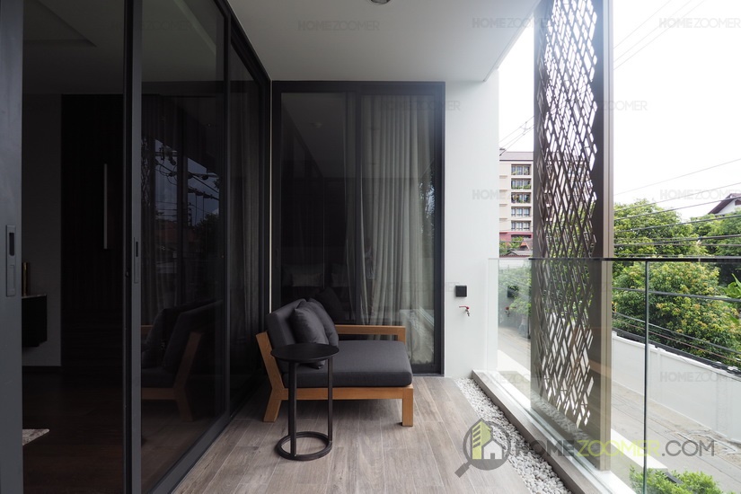 Issara Collection Sathorn