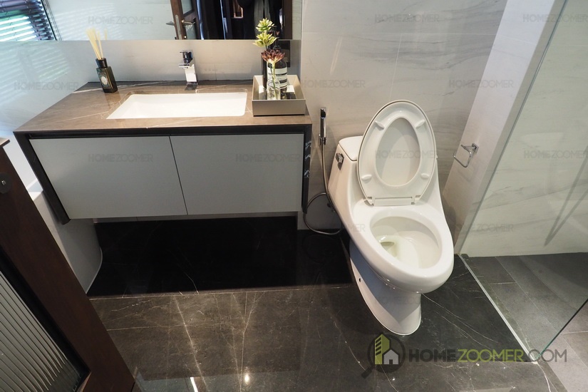 Issara Collection Sathorn