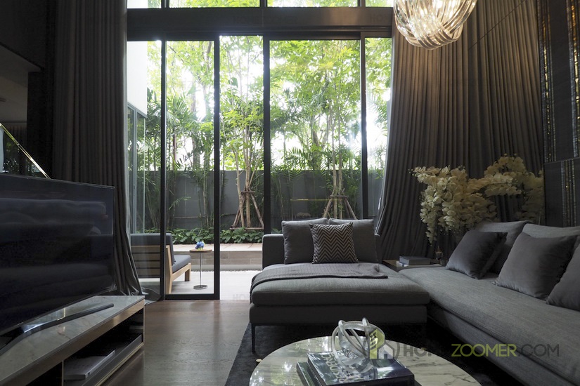 Issara Collection Sathorn