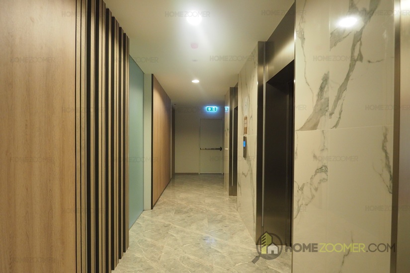 Issara Collection Sathorn