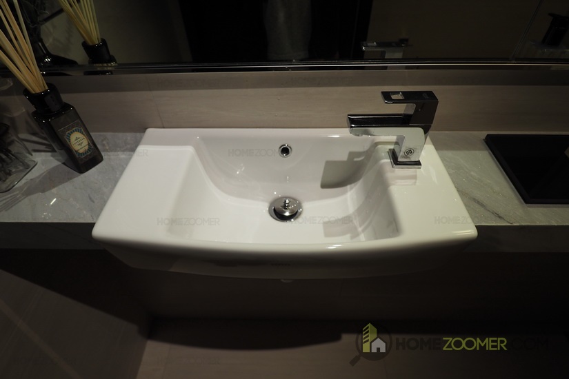 Issara Collection Sathorn