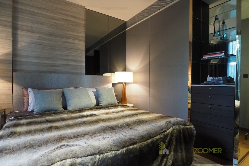 Issara Collection Sathorn