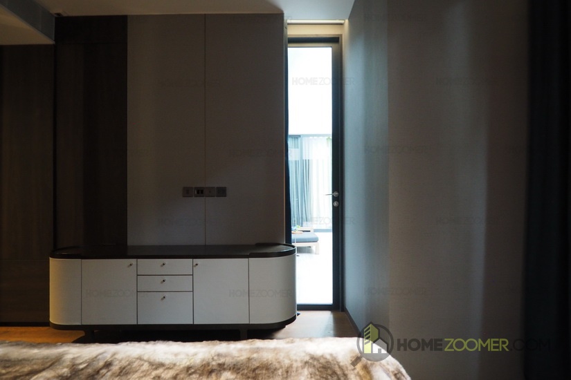 Issara Collection Sathorn