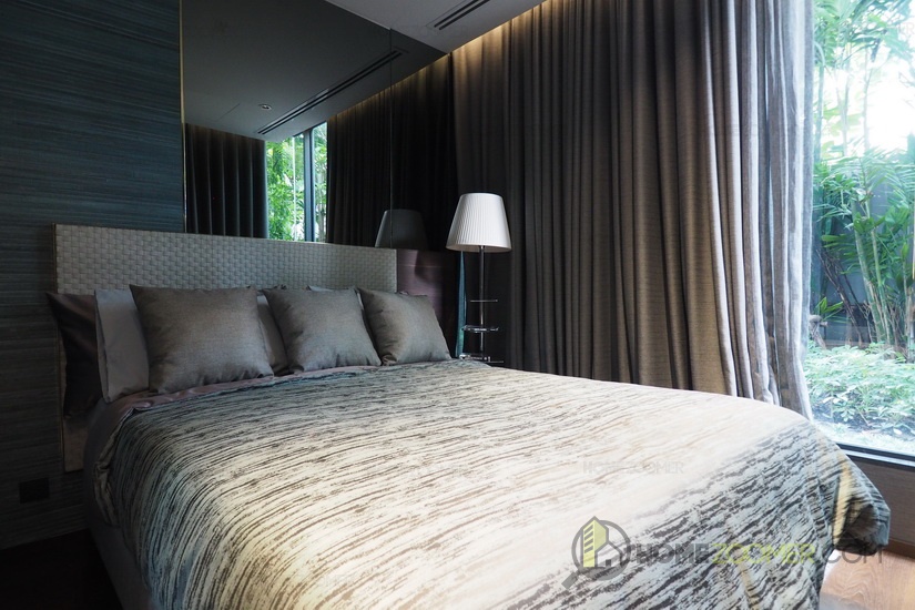 Issara Collection Sathorn
