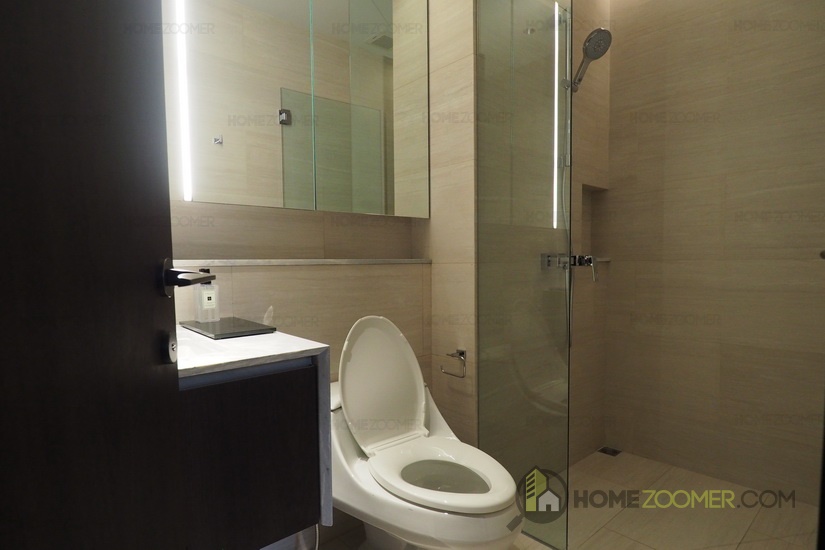 Issara Collection Sathorn