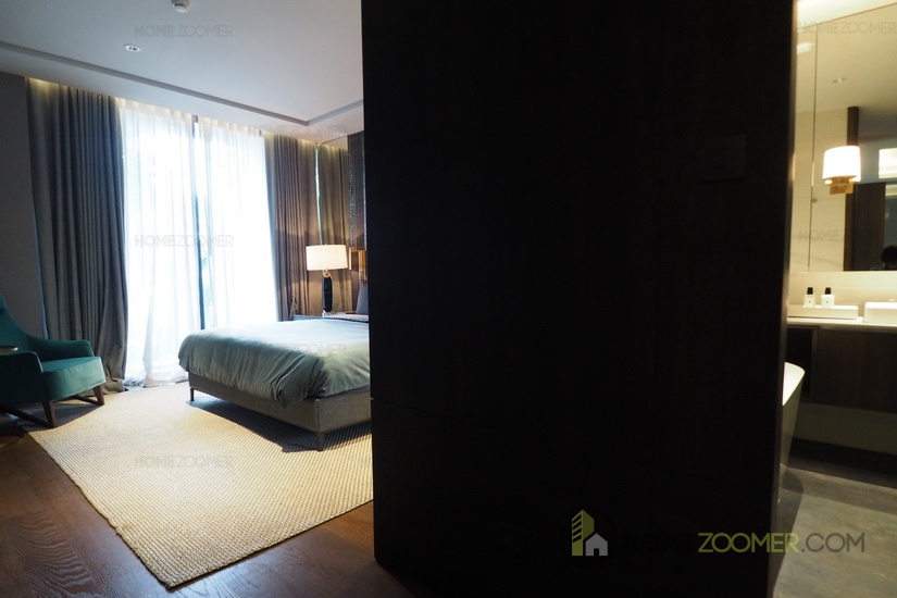 Issara Collection Sathorn