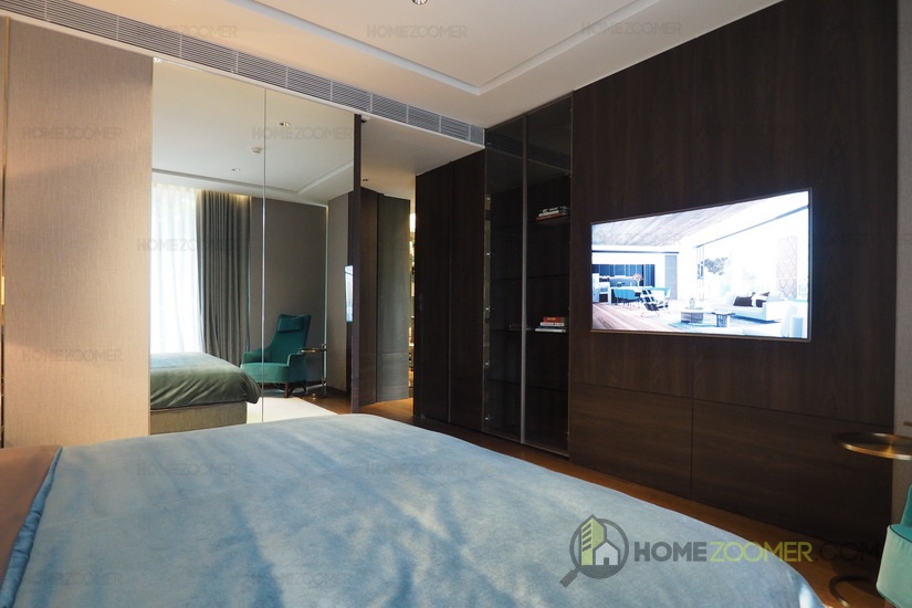 Issara Collection Sathorn