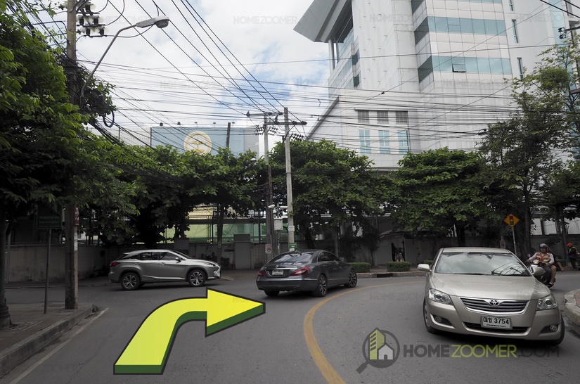 Issara Collection Sathorn