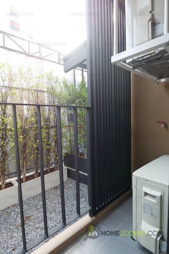 BROWN CONDO HUAI KHWANG