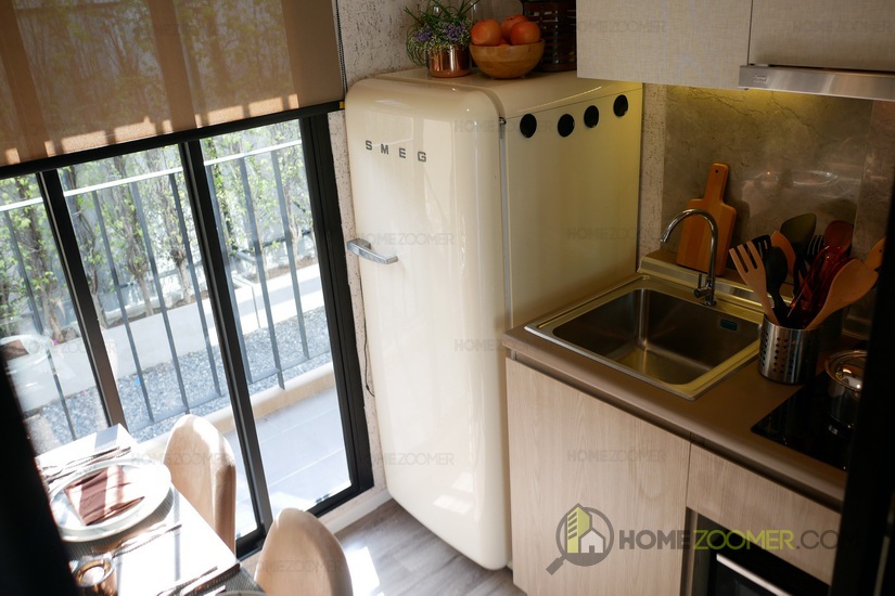 BROWN CONDO HUAI KHWANG