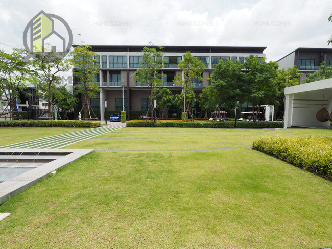 Baan Klang Mueng Viphawadi 