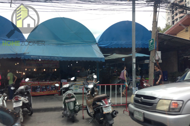 Baan Klang Mueng Viphawadi 