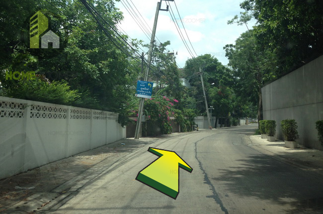 Baan Klang Mueng Viphawadi 