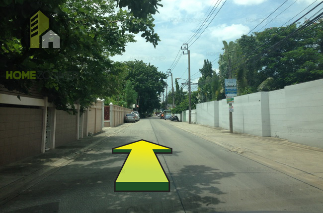 Baan Klang Mueng Viphawadi 