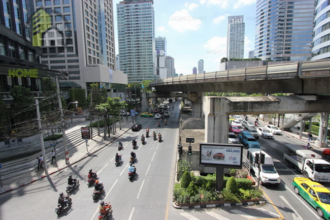 Ashton Silom 