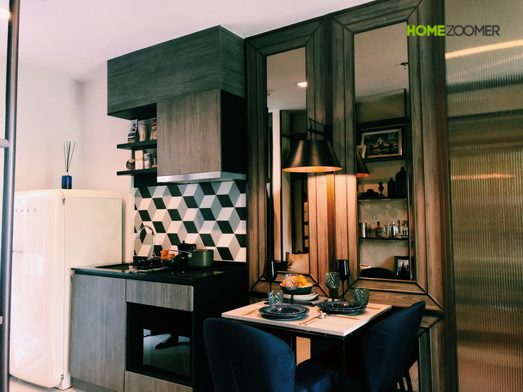 เดอะ เบส เพชรบุรี-ทองหล่อ (THE BASE Phetchaburi-Thonglor)