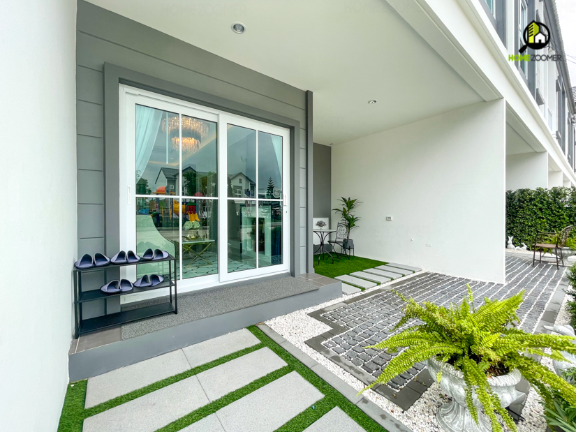 อินเตอร์เชนจ์ ทาวน์โฮม สิวารมณ์ วิลเลจ สุขุมวิท – เทพารักษ์ (SIVAROM VILLAGE Sukhumvit-Theparak)